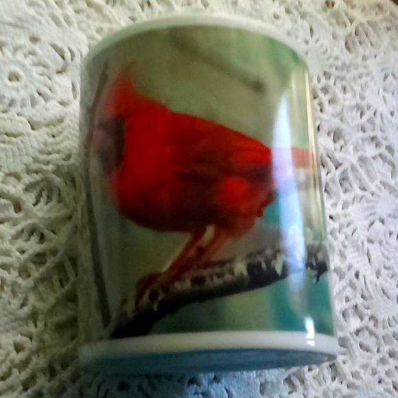 Cardinal on a branch mug - Picture 1 of 5